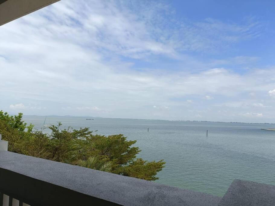 Bagan Jermal Straits Quay Marina Suites Penang 3E By Aurorahomes מראה חיצוני תמונה